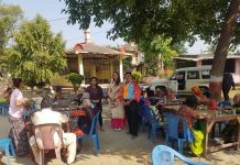 उपाध्याय र कोइरालाद्वारा वृद्धसेवाश्रममा भोजन