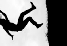 सर्लाहीको बरहथवामा घरको छतबाट लडेर महिलाको ज्यान गयो