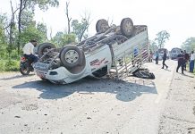 लालबन्दीमा पीकअप दुर्घटना,फुटबल खेल्न हिडेका युवकको ज्यान गयो : दर्जन बढी घाइते