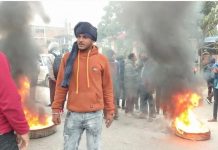 परीक्षा केन्द्र सारिएको भन्दै ; विद्यार्थी आन्दाेलित