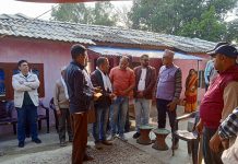 शाेकमा रहेका पाेखरेल परिवारलाई युवा नेता रिजाल र वडा कार्यसमितिको आर्थिक सहयोग