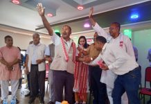 माओवादी बाट निर्वाचित वडाध्यक्ष सहित १० जना वडा सदस्य गरे,कांग्रेसमा प्रवेश;प्रदेश सभापतिले गरे स्वागत