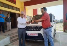 हरिवनका नगर प्रमुख (मेयर)प्रसाईंले गरे,सुविधामा प्रयाेग गर्दै आएको गाडी फिर्ता