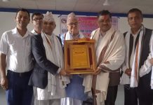 कवि तथा गीतकार डा.लम्साल भाषा/ साहित्य पुरस्कारबाट सम्मानित