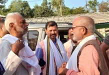 गठबन्धनका उमेदवार राजेन्द्र महतोकासाथ जंगीलाल र मेथुर चाैधरी चुनावी अभियान तिब्र पार्दै