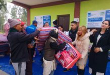 ईश्वरपुर र हरिपुरमा विपन्नलाई न्यानो कपडा वितरण