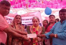 चन्द्रनगर गाउँपालिका अध्यक्षले गरे;पालिका का ११ छोरीलाई विवाह मन्डपमै ५० हजार सहयोग