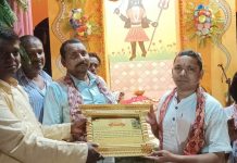 चन्द्रनगर गाउँपालिका अध्यक्षले गरे,मन्दिर बनाउने भारतीय नागरीकलाई सम्मान