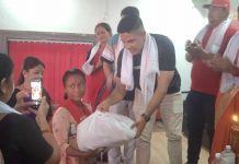 लालबन्दीमा तीज विशेष कार्यक्रम सम्पन्न;अति विपन्न ५ महिलालाई दर खाने सामग्री वितरण