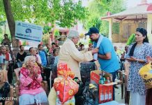 हिमालयन लाइफ इन्स्योरेन्सले गर्याे; बृद्धाश्रममा खाद्यान्न सहयोग