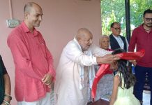 पत्रकार झाले मनाए,छोरीकाे जन्माेत्सव;वृद्धाआश्रममा