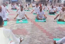 पतञ्जलि योग समितिले गर्याे,सदरमुकाम मलंगवामा खुल्ला योग शिविर