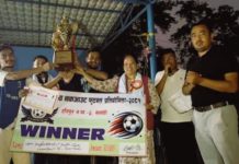 जिल्ला स्तरीय नकआउट फुटबल:रोमन एफसीलाई पराजित गर्दै,आयोजकले उचाल्याे; उपाधि