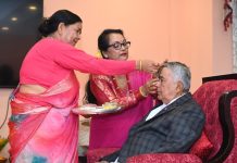 राष्ट्रपति पौडेलले ग्रहण गरे;शुभसाईतमा बहिनीहरूबाट तिहारको टीका