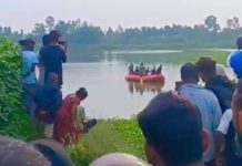 ईश्वरपुर कार दुर्घटना : सशस्त्रकाे गोताखोरले दुईवटा शव र कार बाहिर निकाल्यो