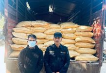 लालबन्दी प्रहरीले बरामद गर्याे; २ सय २० बोरा रासायनिक मल