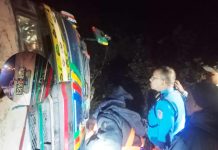 घारीबथान चौकमा बस पल्टिँयाे, १५ जना घाइते-उपचार चल्दै