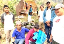 हरिवनका समाजसेवी शम्भु शर्माले,औंठी बेचेरै किनिदिए खानेपानीको पाइप