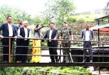 बाढीबाट हुने जाेखिम न्यूनिकरणका लागि उपप्रधानमन्त्री सिंहकाे चासाे, धाेबिखाेला अनुगमन