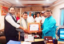 राष्ट्रिय स्तरमा सम्मानित शिवनाथ राउतलाई गाउँपालिकाले पनि गर्याे ; सम्मान