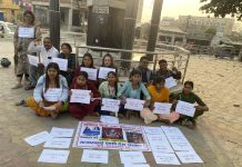 मलंगवामा इनीशा विकलाई न्यायको माग गर्दै प्रदर्शन